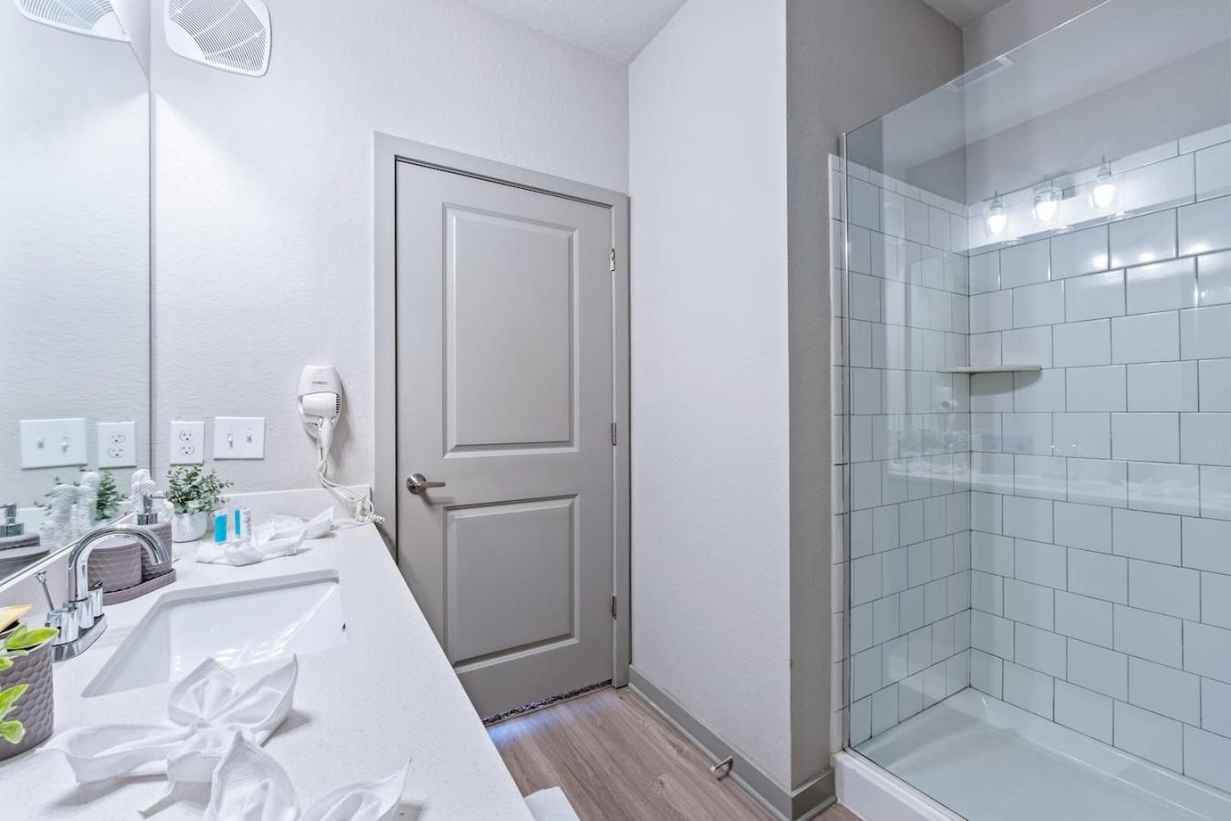 Central Avenue 2 Bed Mins From Tropicana Field Sankt Petersburg Exterior foto