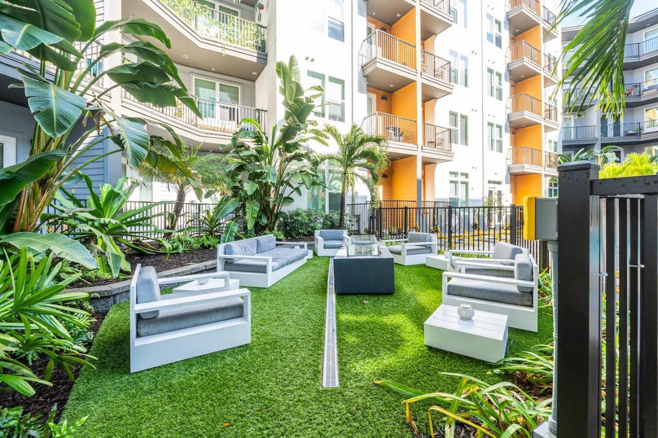Central Avenue 2 Bed Mins From Tropicana Field Sankt Petersburg Exterior foto
